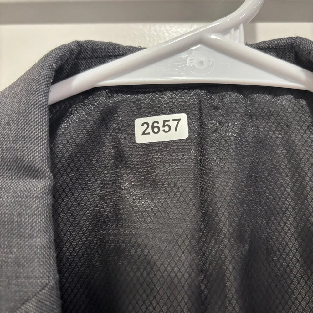 Kenneth Cole Charcoal Gray Two Button Blazer Sport Coat Jacket Triple Pocket 40R